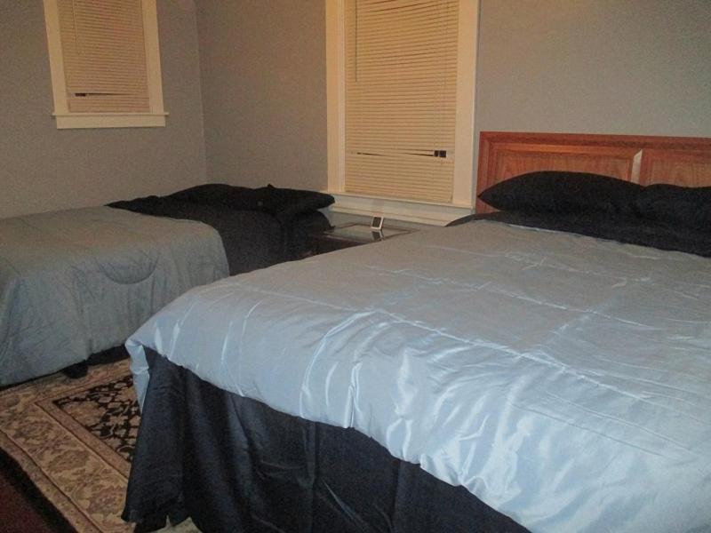 E Michigan Walk Up Furnished 1 Bedroom Apt Ленсинг Экстерьер фото