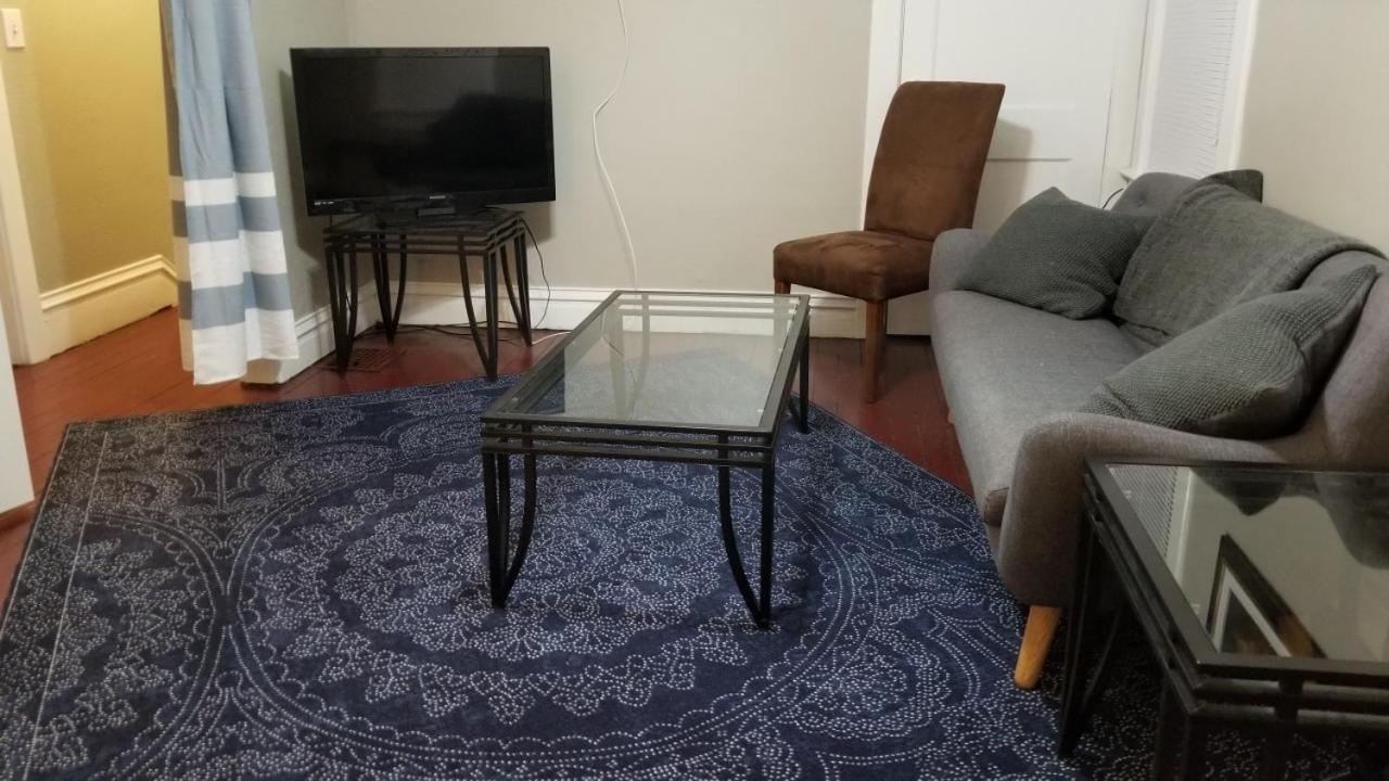 E Michigan Walk Up Furnished 1 Bedroom Apt Ленсинг Экстерьер фото
